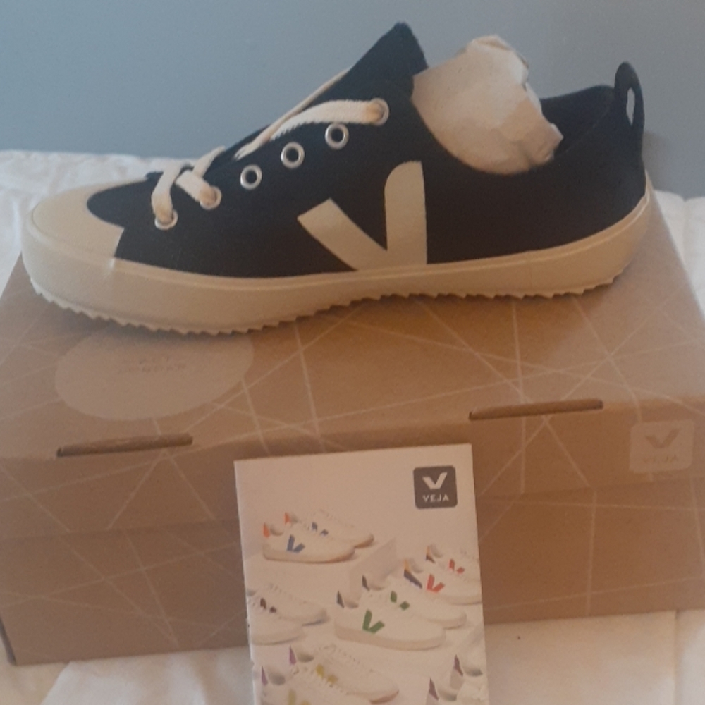 VEJA SNEAKERS